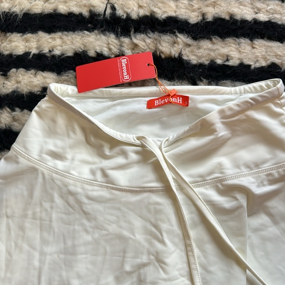 NWT tennis skirt with built in shorts - Picture 2 of 5